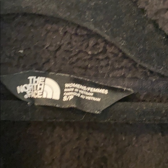 NORTHFACE BLACK JACKET. - Picture 3 of 3